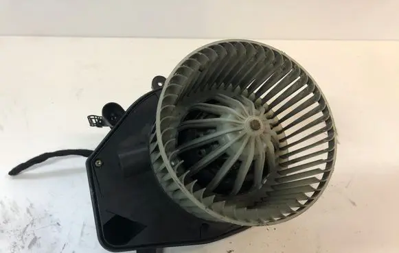 Volkswagen Jetta V Heater fan/blower 8D1820021 740221233F
