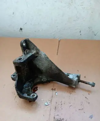 Subaru Legacy Engine mounting bracket NOCODE