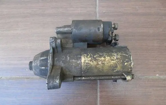 Ford Focus Starter motor 90BB11000AA