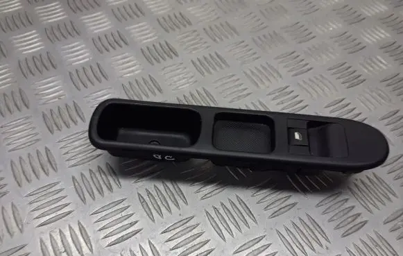 Peugeot 307 Quarter vent window switch 96351625