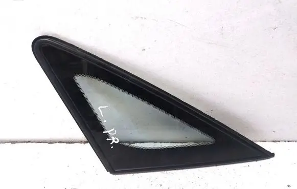 Toyota Avensis Verso Front triangle window/glass E643R00033