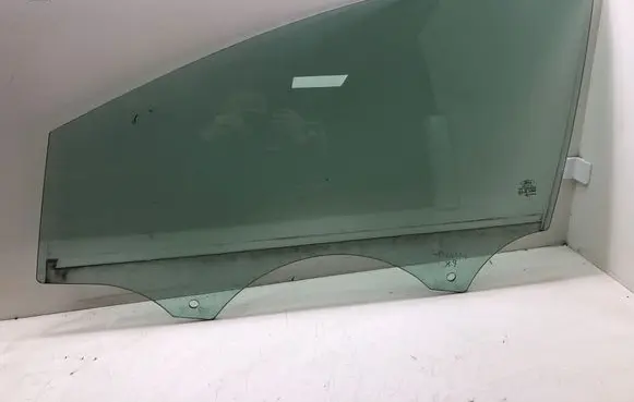 Ford Focus Front door window glass four-door BM51A21411A