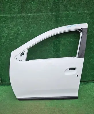 Dacia Logan II Front door