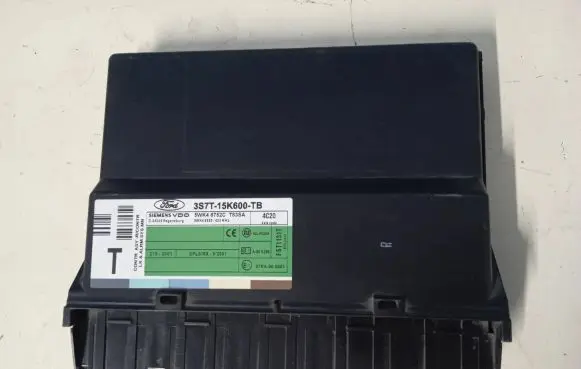 Ford Mondeo Mk III Comfort/convenience module 3S7T15K600TB