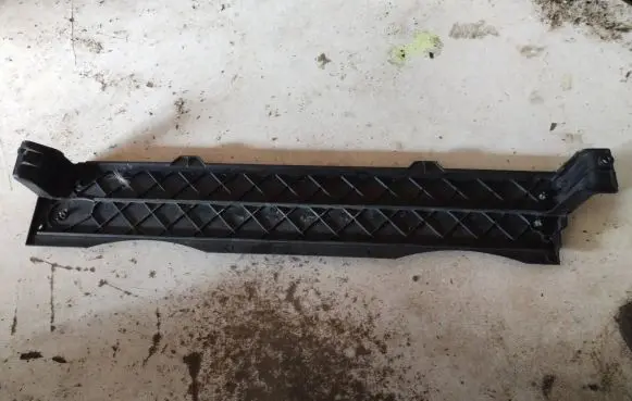 BMW X5 E70 Bottom radiator support slam panel 7533539