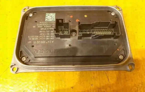 Mercedes-Benz B W247 Voltage converter/converter module A2479002213