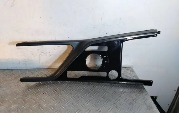 KIA Niro Gear shifter surround trim plastic 84651AT500