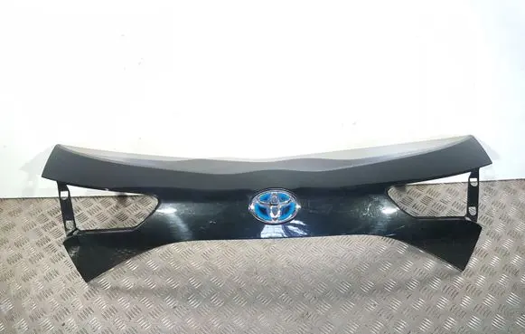Toyota Yaris Tailgate trim 768110DA30