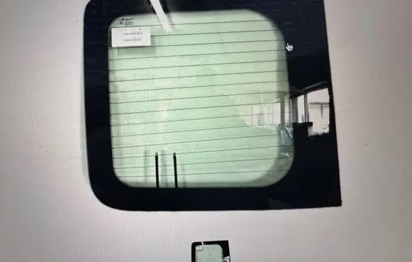 Renault Trafic III (X82) Rear windscreen/windshield window 903018070R