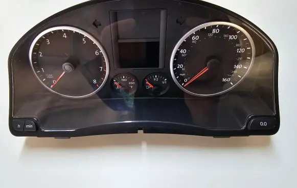 Volkswagen Tiguan Speedometer (instrument cluster) 5N0920950C