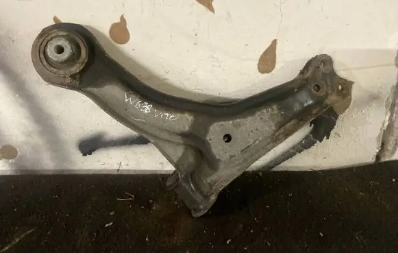 Mercedes-Benz Vito Viano W638 Front control arm