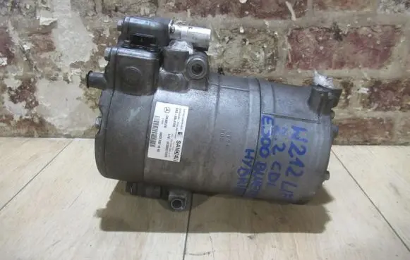 Mercedes-Benz E W212 Air conditioning (A/C) compressor (pump)