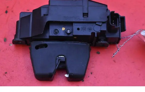 Tailgate/trunk/boot lock/catch/latch