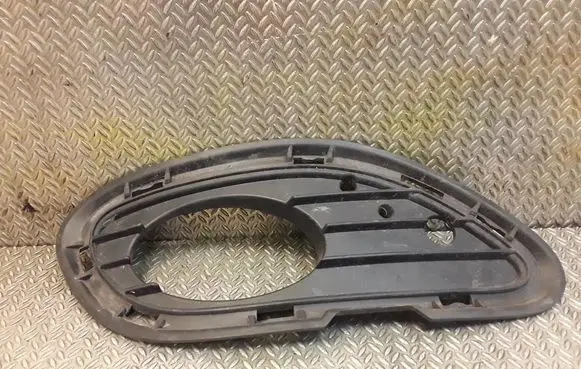 Mercedes-Benz C W203 Fog light bracket A2038853223 2038853223