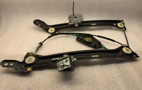 Front window lifting mechanism without motor