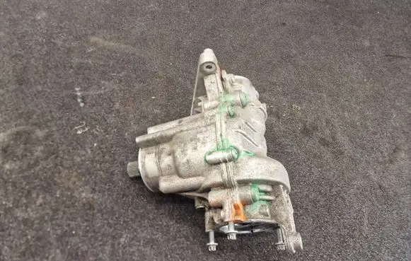 BMW 1 F40 Gearbox transfer box case 7646889