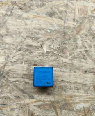 Opel Vivaro Other relay 252301716R