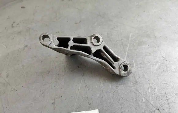BMW 5 F10 F11 Fuel pump bracket 13517810698 13518599773 7810698