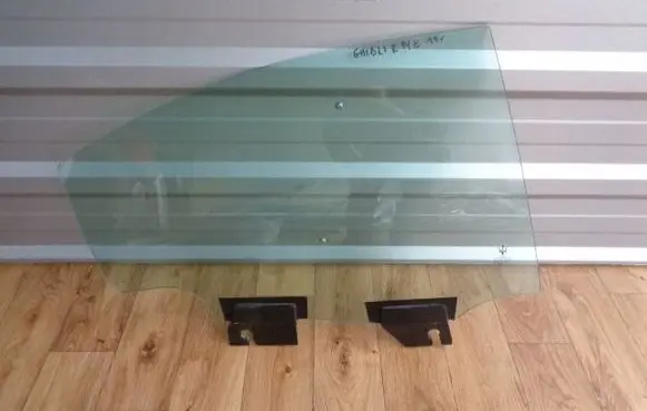 Maserati Ghibli Sliding door window/glass 