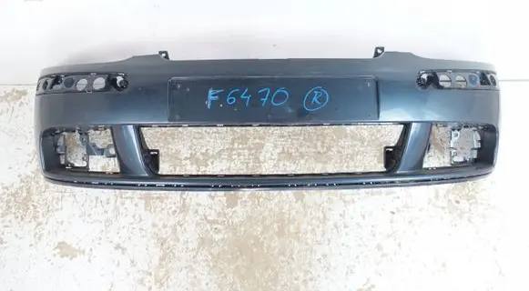 Volkswagen Golf V Front bumper 1K0807217M