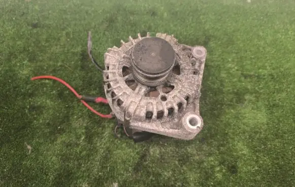 BMW 3 E90 E91 Generator/alternator 8507624
