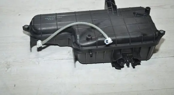 Mercedes-Benz CLS C219 Vacuum pump 2198000019