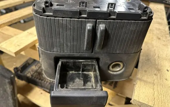 Nissan X-Trail T30 Car ashtray 68108EQ400