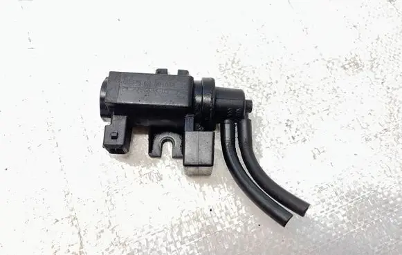 BMW 5 E60 E61 Valve vacuum 7796634