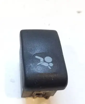 Passenger airbag on/off switch