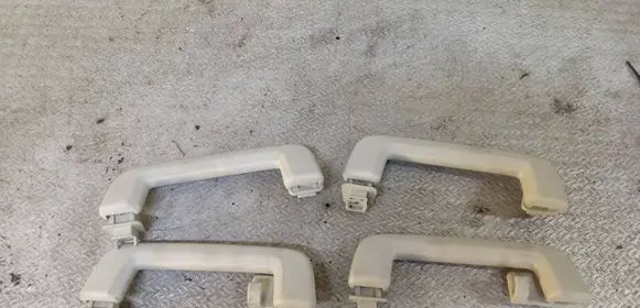 Ford Kuga I A set of handles for the ceiling