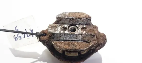 Audi A6 S6 C5 4B Engine mount bracket