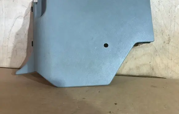 Foot area side trim