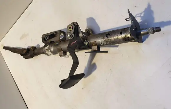 Toyota Corolla Verso E121 Steering wheel axle