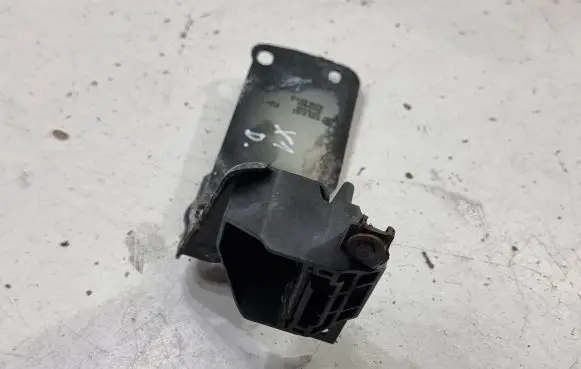 BMW X1 E84 Radiator mount bracket 51647117 23781010 H260BDZ