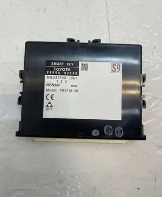 Toyota Auris E180 Keyless (KESSY) go control unit/module 8999002190
