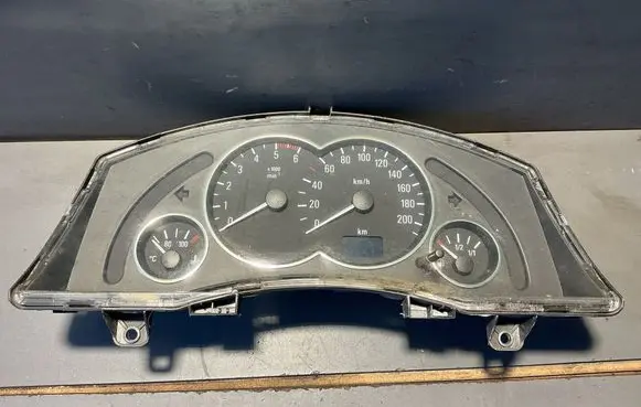 Opel Meriva A Speedometer (instrument cluster) 13173381XT
