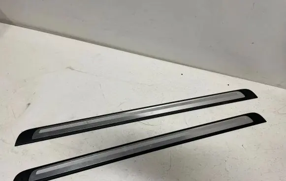 Front sill trim cover