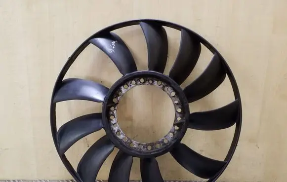 Volkswagen PASSAT B5.5 Fan impeller 058121301B