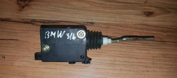 BMW 3 E46 Central locking motor 