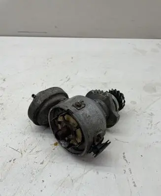 BMW 5 E28 Spark distributor 0237302039