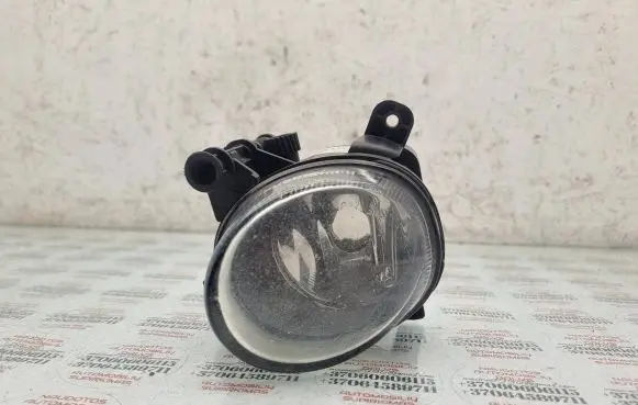 Volkswagen PASSAT CC Front fog light 8T0941700