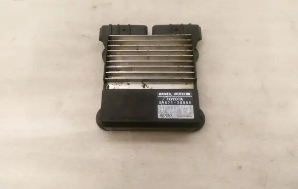 Toyota Avensis T250 Fuel injection control unit/module 1310001261 8987120050