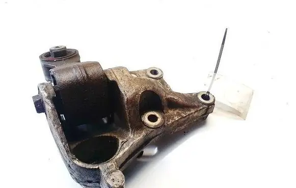 Engine mount bracket