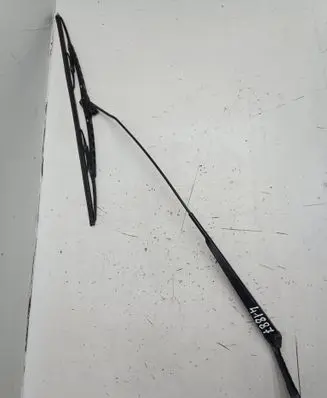 Skoda Octavia Mk1 (1U) Front wiper blade arm 1J1955410A