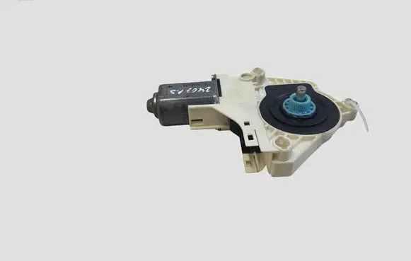 Audi A1 Front door window regulator motor 8K0959802C SVM1101A62113110