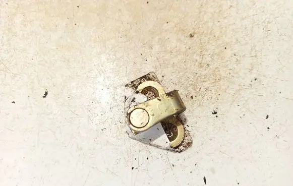 Peugeot 406 Front door lock loop/hook striker 