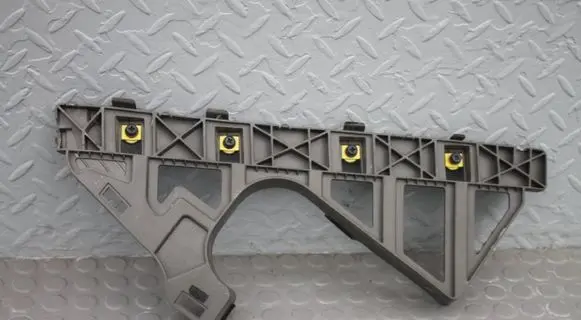 Rear bumper mounting bracket