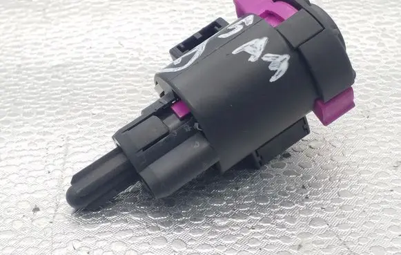 Brake pedal sensor switch