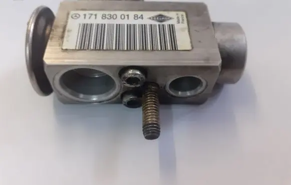 Mercedes-Benz A W169 Air conditioning (A/C) expansion valve 1718300184
