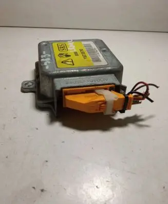 Land Rover Freelander Airbag control unit/module YWC105790 E0006 F982760134
